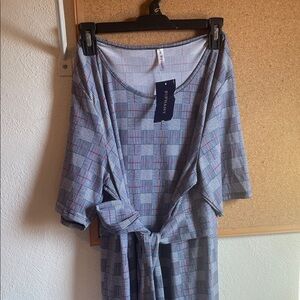 Patterned Gray Top with Belt